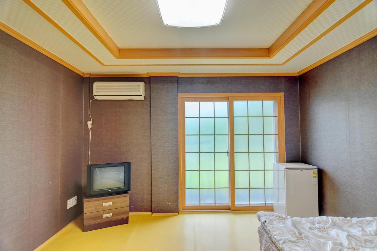 Sungbo Youth Hostel Mungyeong Buitenkant foto