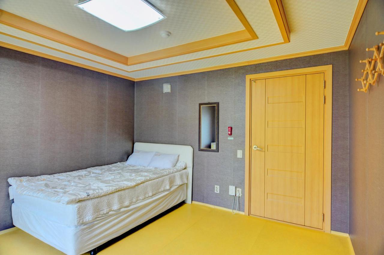 Sungbo Youth Hostel Mungyeong Buitenkant foto
