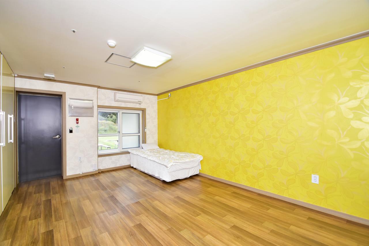 Sungbo Youth Hostel Mungyeong Buitenkant foto