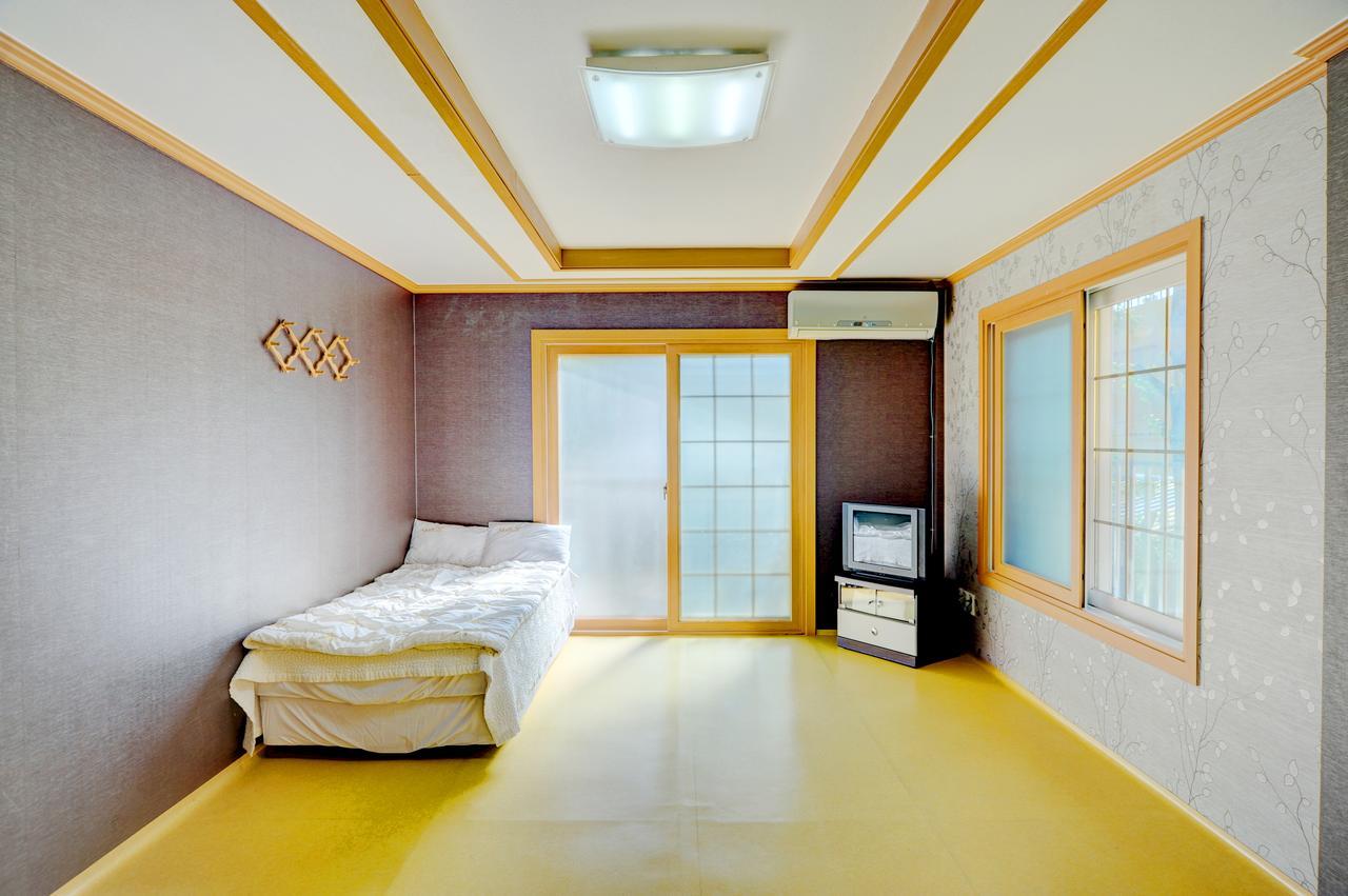 Sungbo Youth Hostel Mungyeong Buitenkant foto
