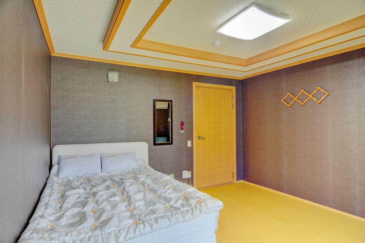 Sungbo Youth Hostel Mungyeong Buitenkant foto