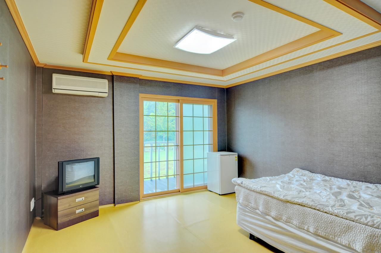 Sungbo Youth Hostel Mungyeong Buitenkant foto