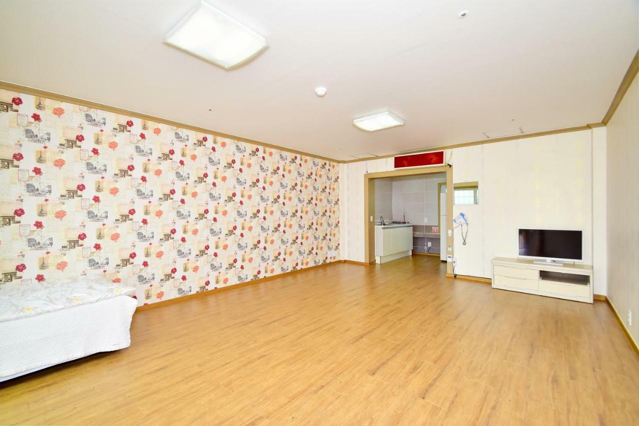 Sungbo Youth Hostel Mungyeong Buitenkant foto