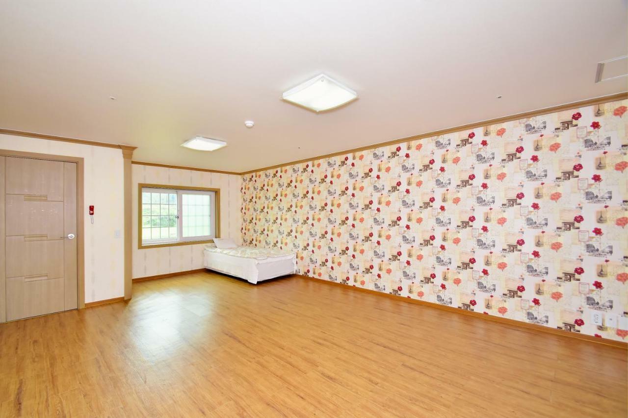 Sungbo Youth Hostel Mungyeong Buitenkant foto
